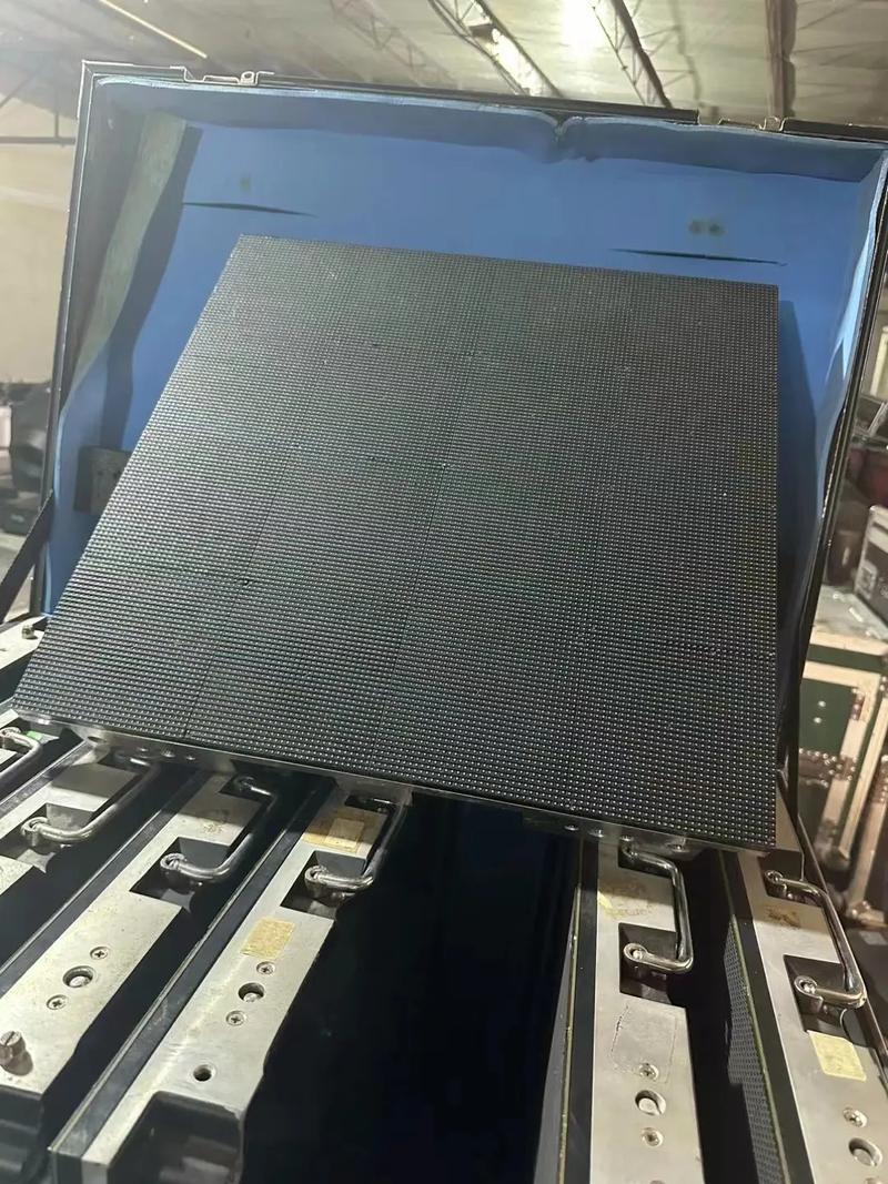 100平方雷凌四代箱体3.91室内LED显示屏 诺瓦系统驱动的卓越视觉解决方案